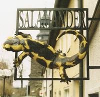 Salamander-Schuhgesch&auml;ft in Bad Berka, Stahl, Kupferblech getrieben, Acryl