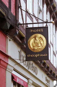 Hotel Theophano, Quedlinburg, Stahl, Kupfer getrieben, Messing, Blattgold