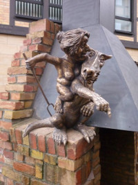 Hexe auf Drache, Bronze, 70cm