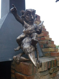 Teufel auf Rabe, Bronze, 70cm