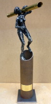 Pokal Frau, Stahl, Messing, 55cm